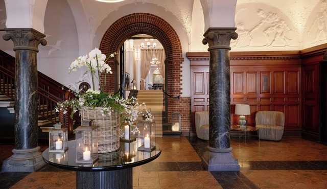 Ascot Hotel