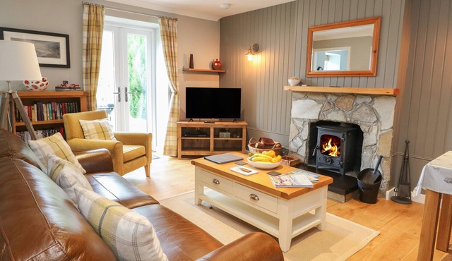 ASH, pet friendly, with open fire in Newtonmore