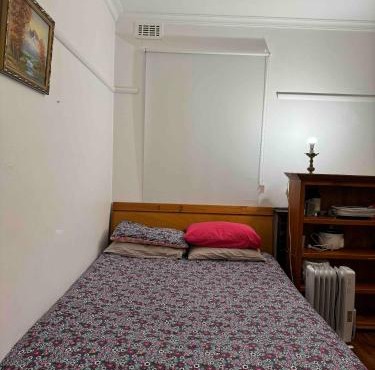 Ashburton big Room with shared bathroom 1
