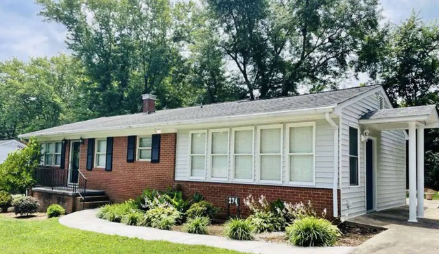 Asheboro Gem near NC Zoo