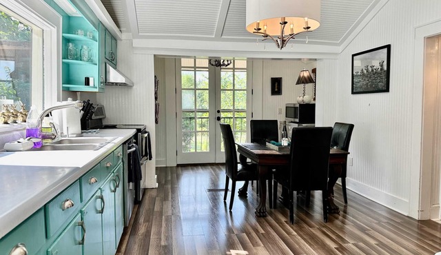 Asheville Chocolate Cabin - Holiday promotion - Mid term rentals