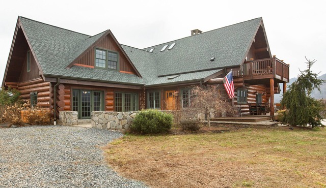 Asheville Lodge w/Pool & AMAZING VIEWS