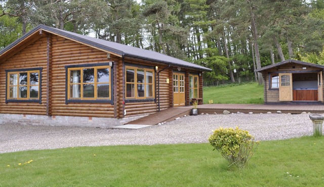 Ashknowe Log Cabin - S4590