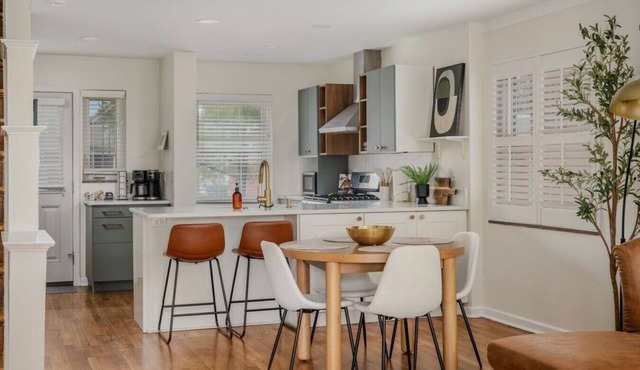 Ashland Aerie - 2BR|2BA|3-Story Grandview Condo