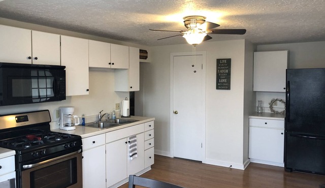 Ashland Home- Great Location with nice new furnishings