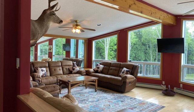 Ashland · Home Theatre, Game Room, Private Driving Range