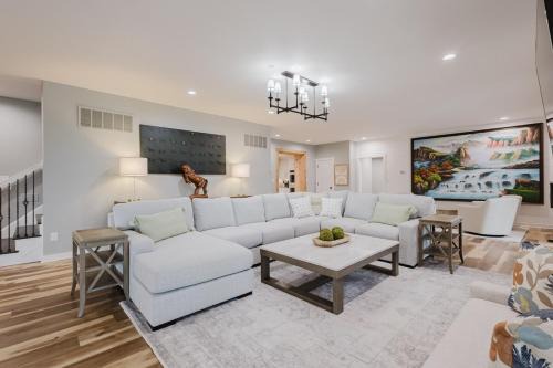 Ashley Manor Luxe Estate