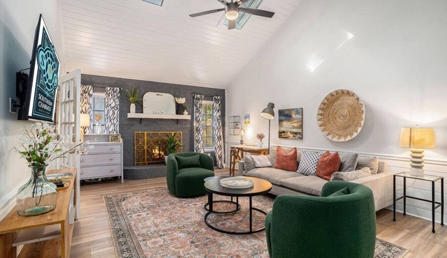 Ashley River Bliss~Cozy 3br/2ba Home w/Game Room!