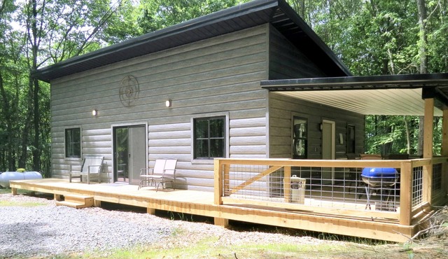 Ashmoor Cabin - Ridgetop Setting - Trails on Property