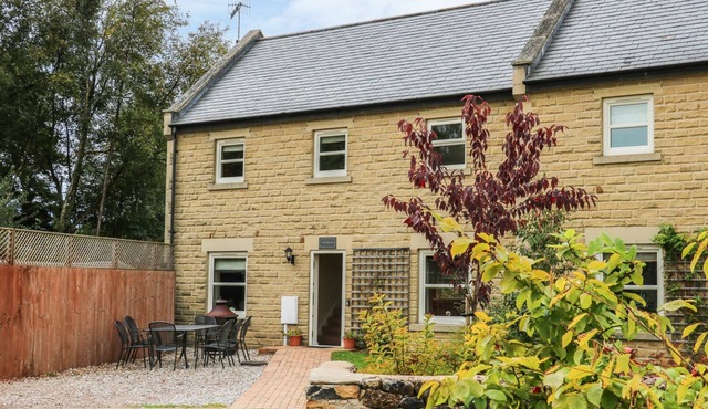 ASHOVER, pet friendly, with a garden in Two Dales