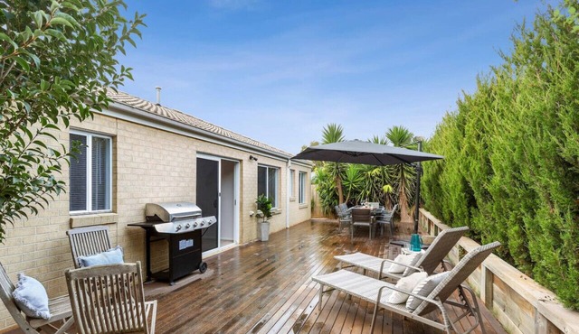 Ashwood Beach House, Sleeps 6, Pet friendly, Aircon, WIFI