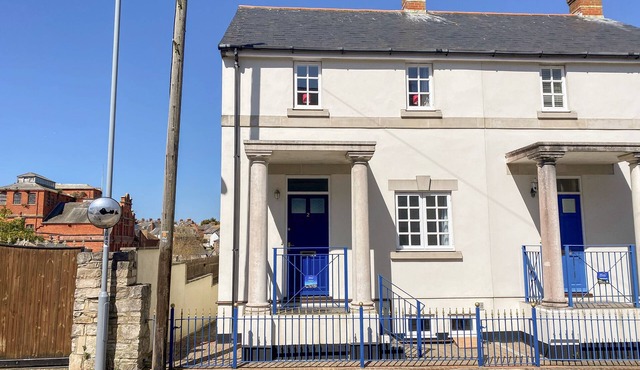 ASHWOOD, family friendly, with a garden in Brewers Quay Harbour