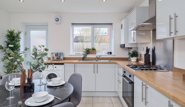 Ashworth House | by Truestays ® Serviced Accommodation