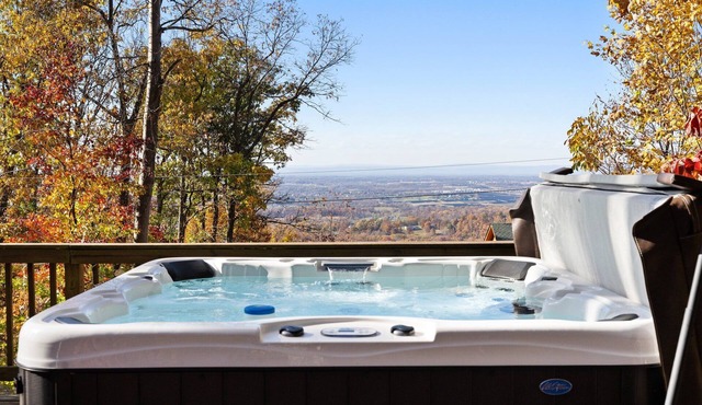 Aslan's How - Cabin with Valley Views & Hot Tub!