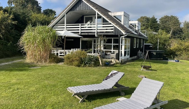 "Asmod" - 450m from the sea by Interhome