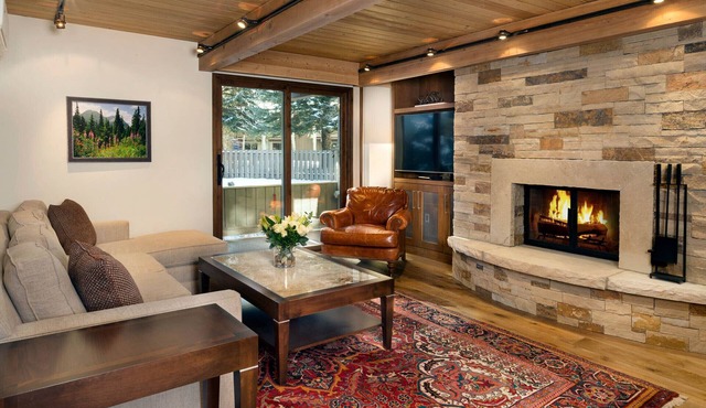 Aspen Alps Exclusive Two Bedroom Condo - walking distance to town