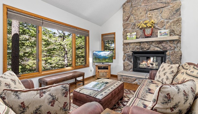 Aspen Brook Kyle Cabin by Estes Park Homes