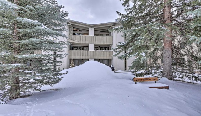 Aspen Condo Ski-In and Ski-Out, Steps to Main St