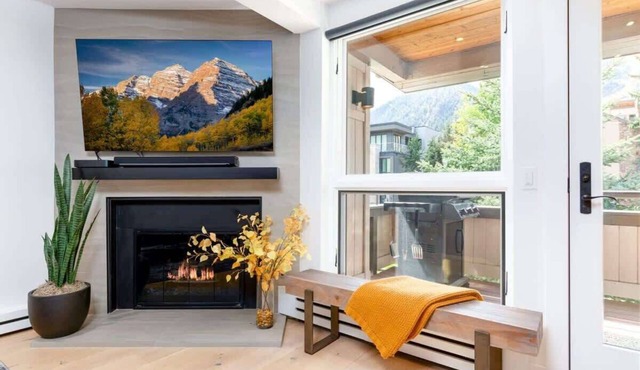Aspen Core Renovated 2 BR, 2 BA with AC