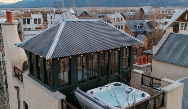Aspen Courtyard Residence
