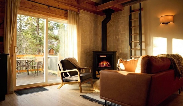 Aspen Hideway · Mountain Modern log Cabin Deck + Hot Tub
