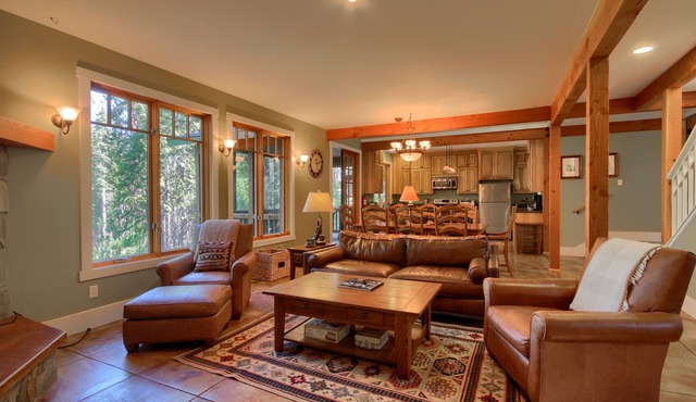 Aspen House in Fish Camp- 2 Miles from Yosemite's South Entrance!