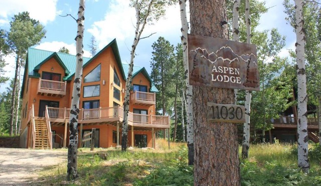 Aspen Lodge-5 Bedroom, 5 Full Baths with Hot Tub!