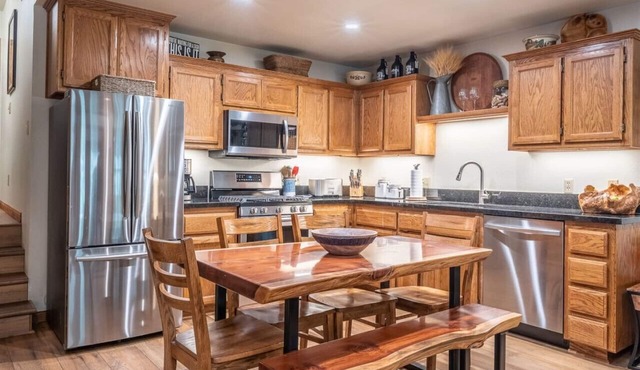 Aspen Meadows 10 -Beautifully Furnished