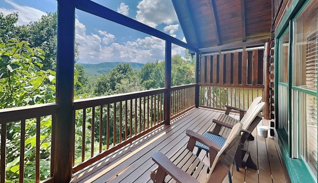 Aspen's Envy | Stunning Mtn Views + Hot Tub & Pool Table!