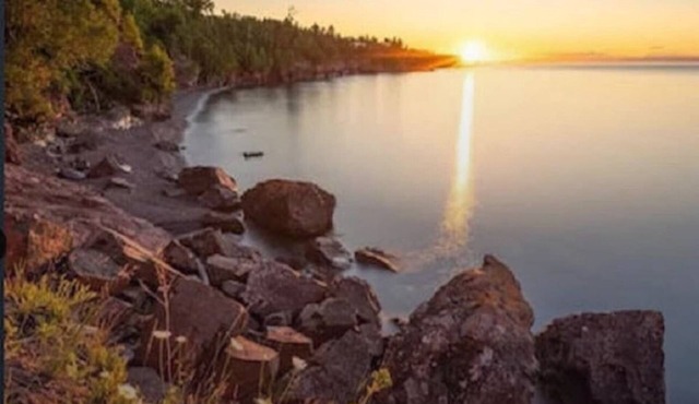 Aspen Shores: A Beautiful spacious three story home on Lake Superior