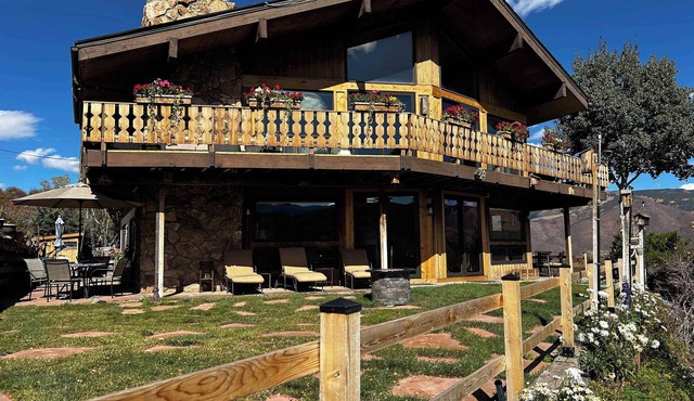 Aspen Snowmass Chalet, 2B/1BT Extended Stay, Fab Mtn Views on 3 Acres