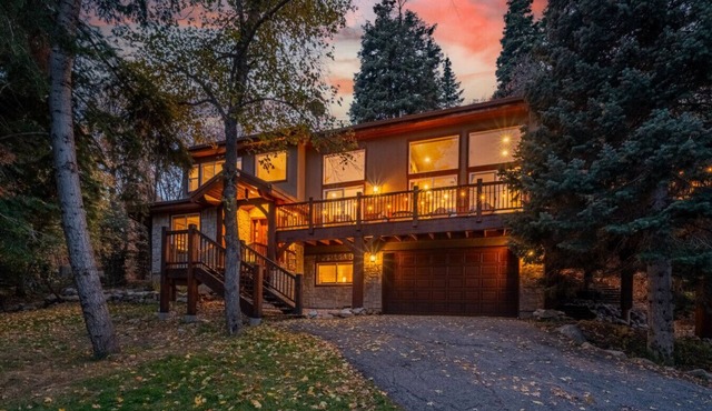 Aspen Springs Hot Tub Pool Table 5 minutes to Sundance Resort Mountain Cabins Utah