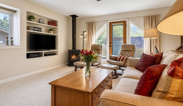 Aspen Townhome w/Deck - Restaurant Row