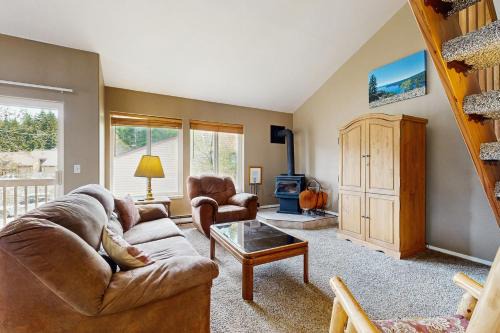 Aspen Village Golf Course Condo - Snowshoes