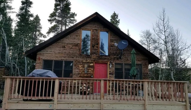 Aspens! 2 ACRES AMAZING LOG CABIN, HOT TUB FIREPLACE VIEWS PRIVATE