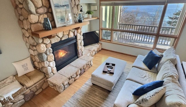 Aspenwood Hytte | Lake Superior Waterfront Retreat