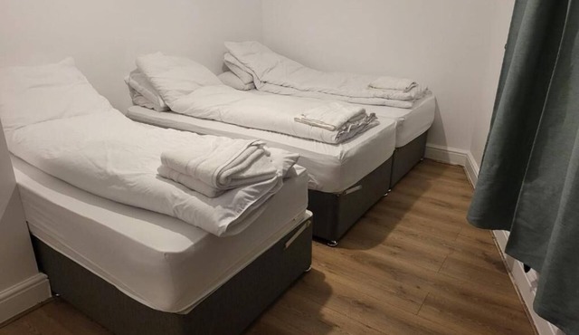 Aspire 1 bedroom, 3 Single Beds