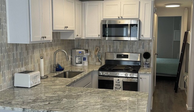 Assateague Pointe. Just renovated 2 Br 2 Bath. Sleeps 6 + 2 Kids.