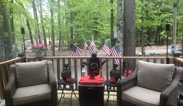 Assoc beach, Lakes, Naples Causeway, restaurants, shops, boat- jet ski rentals.