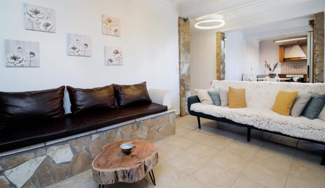 Astarte Villas - The Pine Tree Villa With Pool