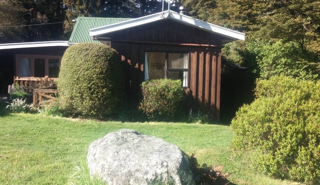 Astelia Cottage, on Bridge St