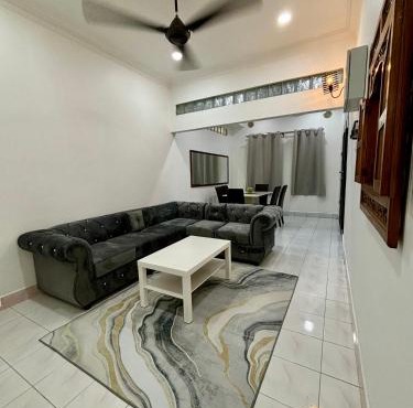Aster Homestay Telok Panglima Garang
