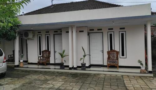 Astiti Ayu Kost Bagirati 1