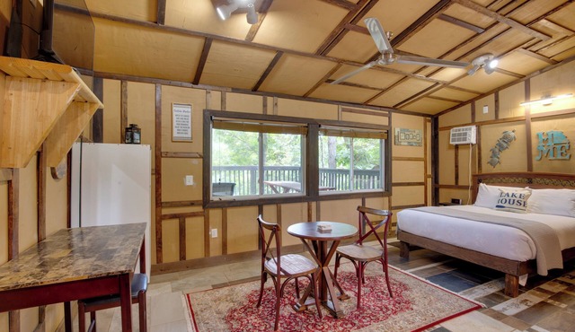 'Aston Harbor' Cabin, Walk to Lake Lafayette