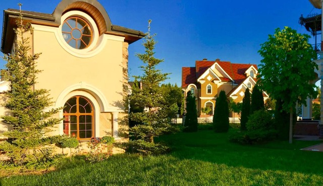 Aston Martin Tower Art