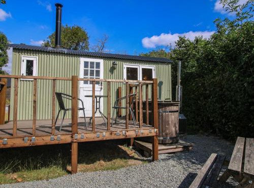 Aston - Shepherd Hut