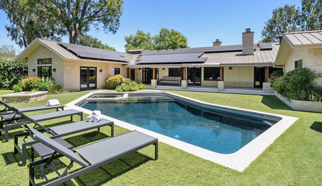 Astonishing Luxury Estate 🏡 Pool-SPA-Golf-Basketball Court-Gated-Solar-EV charge