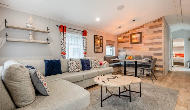 Astoria Lodge New Smart 2-Bedroom Milford on Sea