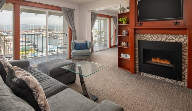 Astoria Riverwalk Inn