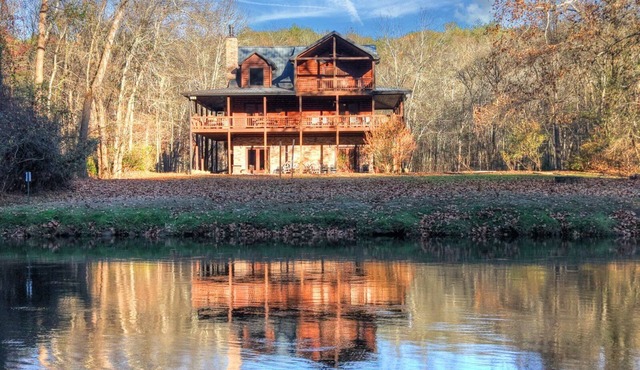 Astounding River View - Peaceful Seclusion, Hot Tub Soaks, Games & Fireside Sips